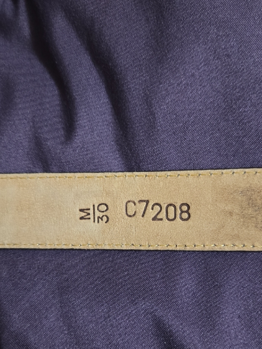 Brighton Dark Brown Croc-Embossed Leather Belt with Black Logo Tag Size Medium - Picture 4 of 5